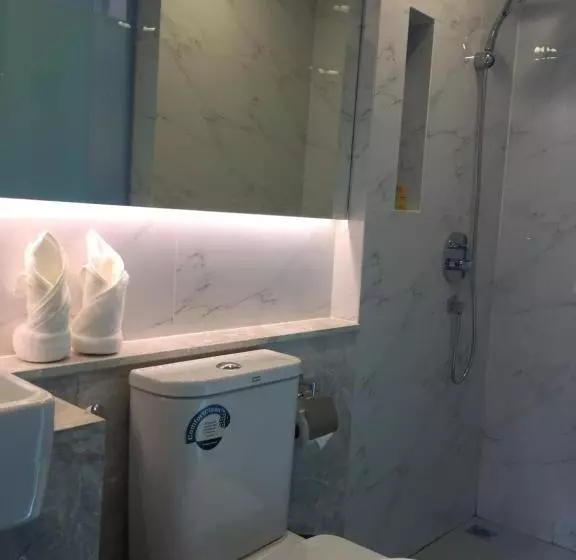 هتل Studio Ekamai