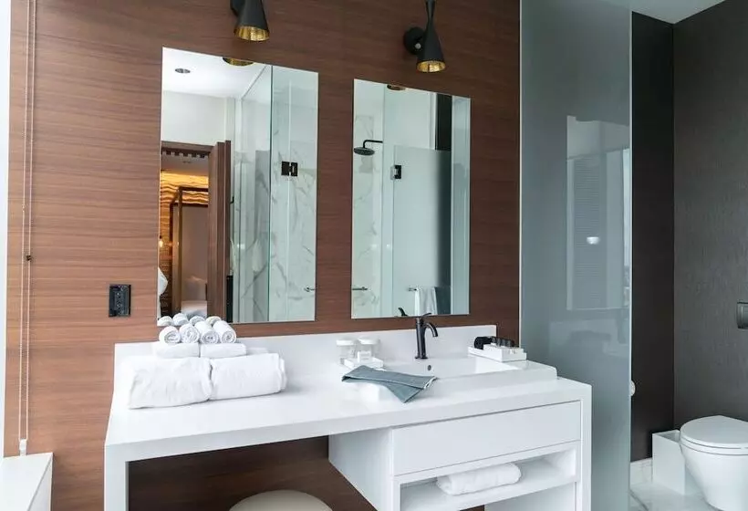 The Hotel & Athletic Club At Midtown