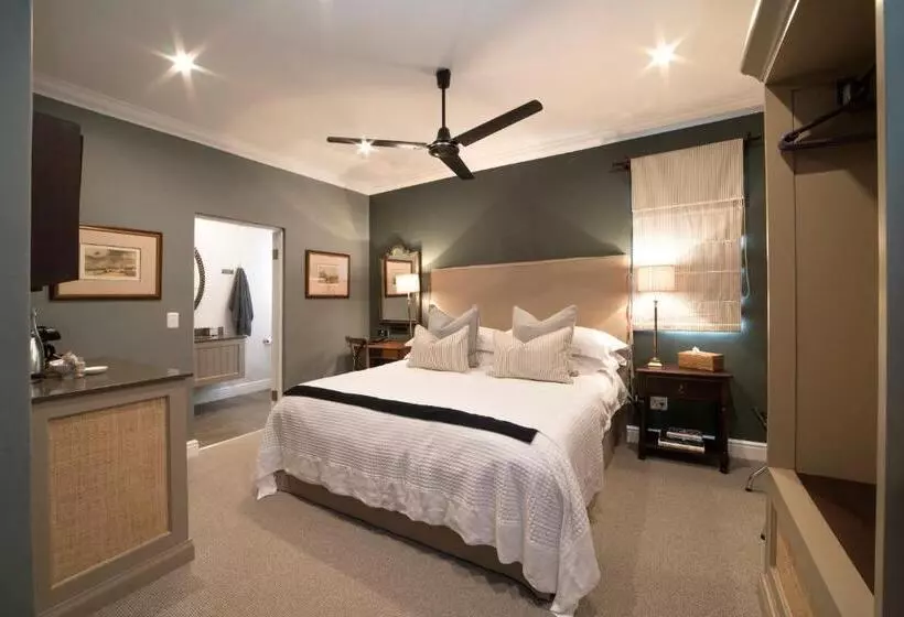 ホテル The Milner By The Oyster Collection