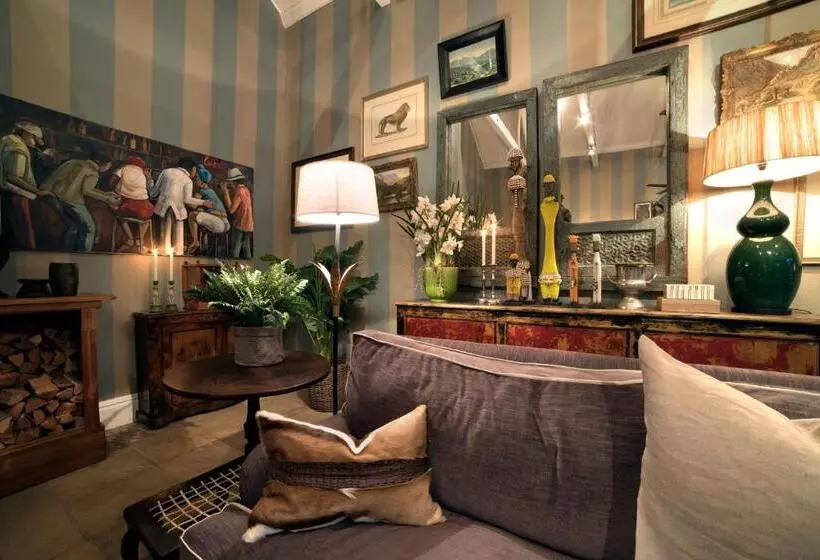 ホテル The Milner By The Oyster Collection