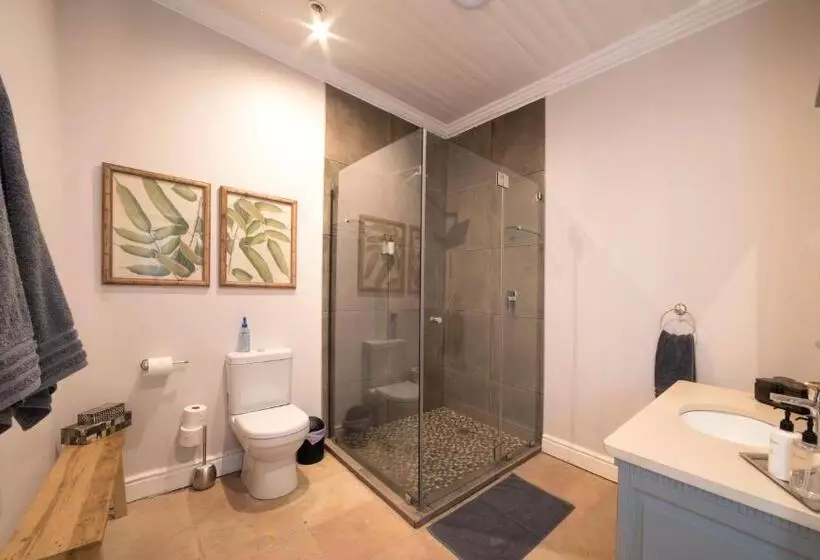 ホテル The Milner By The Oyster Collection