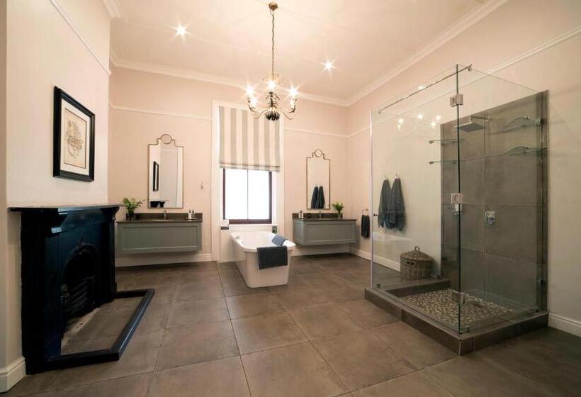 Hotel The Milner By The Oyster Collection