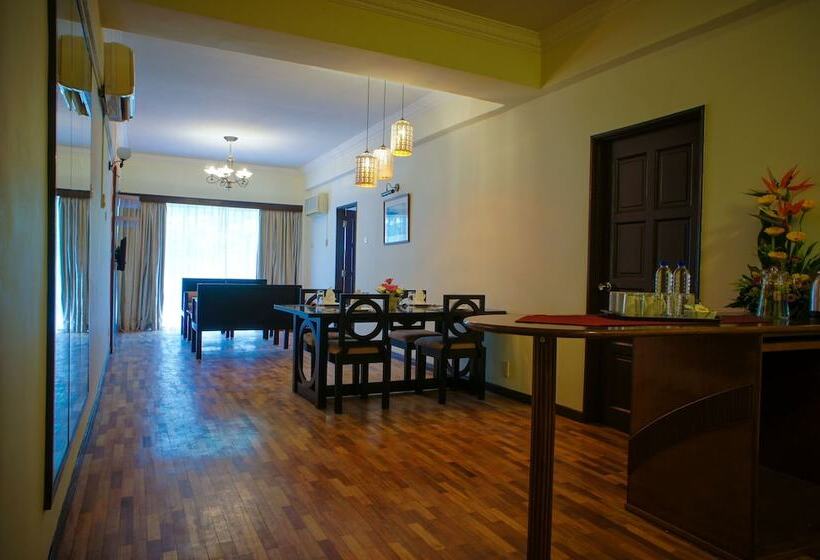 فندق Tm Resort Tanjung Bungah