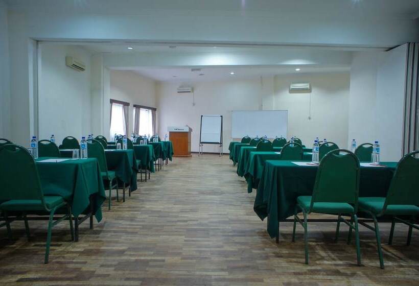 فندق Tm Resort Tanjung Bungah