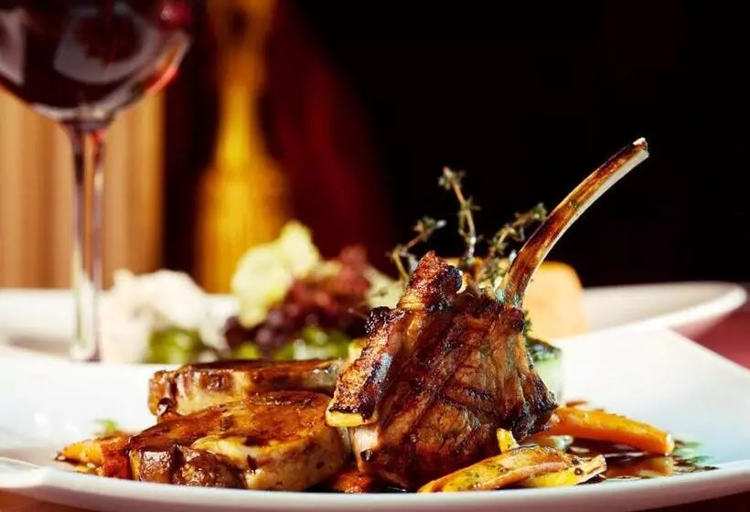 Hotelli The Tollemache Arms