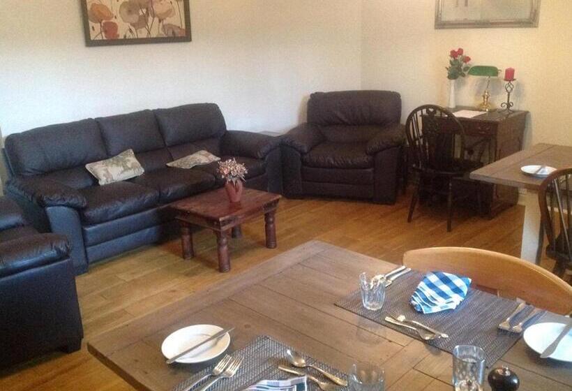 בית מלון כפרי The Tollemache Arms