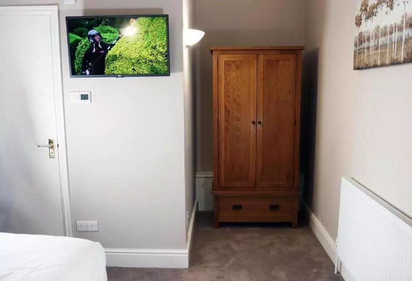 Hotelli The Tollemache Arms