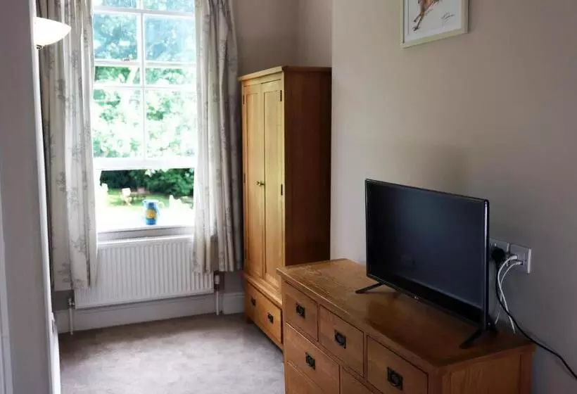 Hotelli The Tollemache Arms