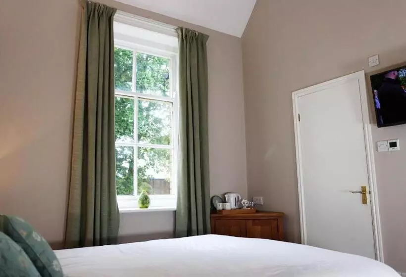 Hotelli The Tollemache Arms