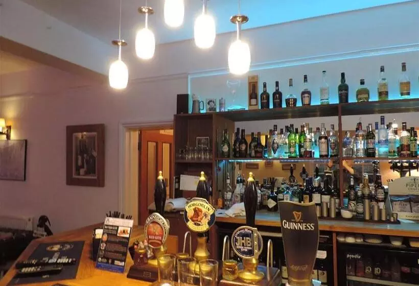 Hotelli The Tollemache Arms