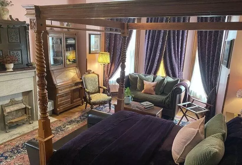 Hotelli Vineyard Mansion B&b