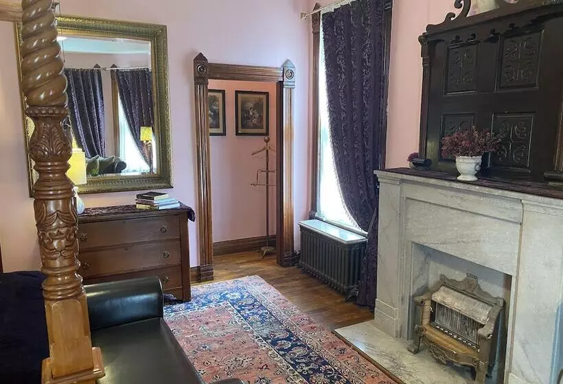 Hotelli Vineyard Mansion B&b