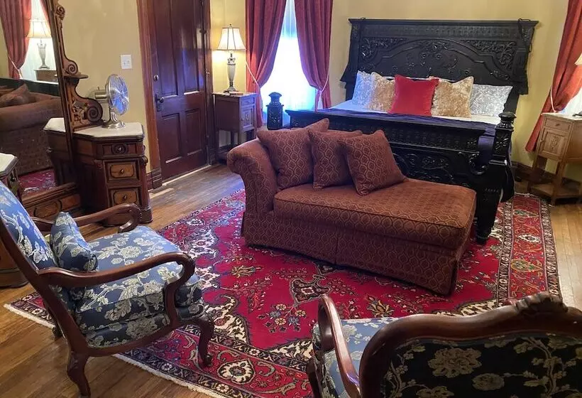 Hotelli Vineyard Mansion B&b