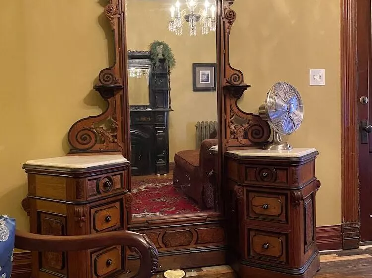 Hotelli Vineyard Mansion B&b