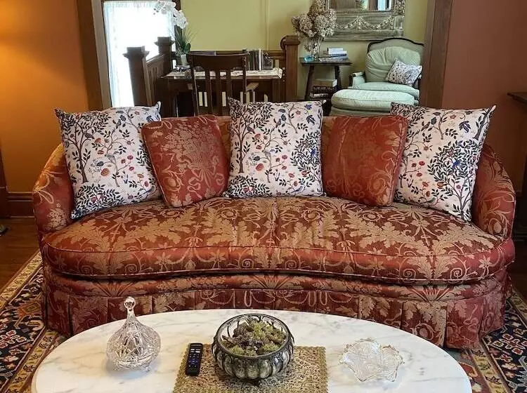 Hotelli Vineyard Mansion B&b