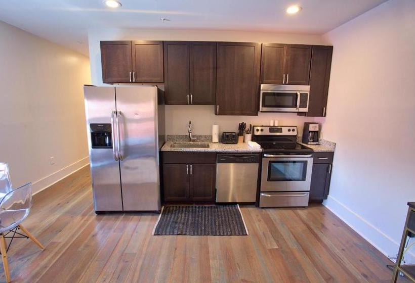 ホテル 493 King Two Bedroom Suites