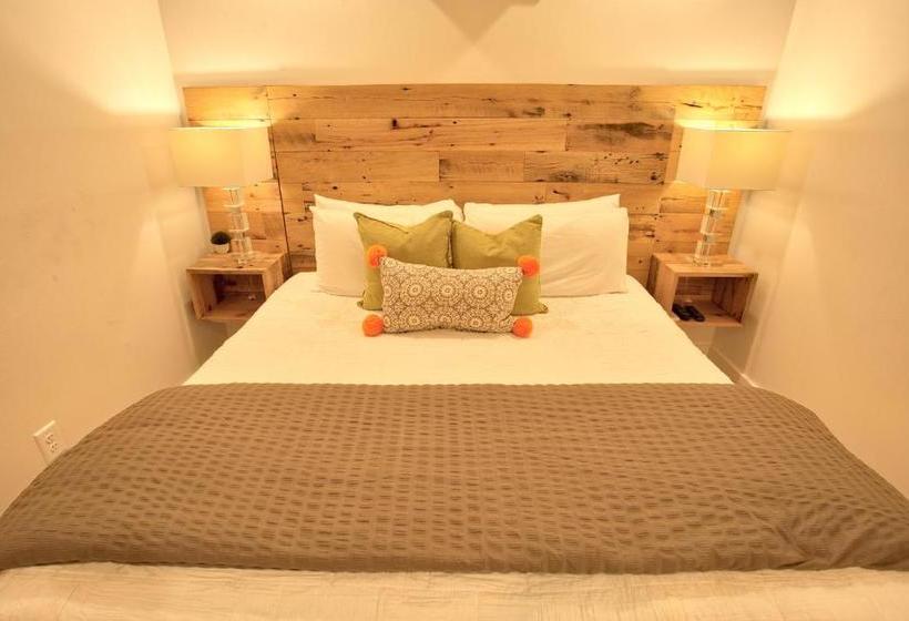 ホテル 493 King Two Bedroom Suites