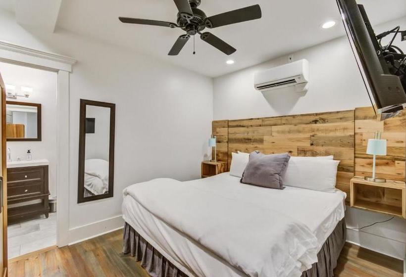 ホテル 493 King Two Bedroom Suites