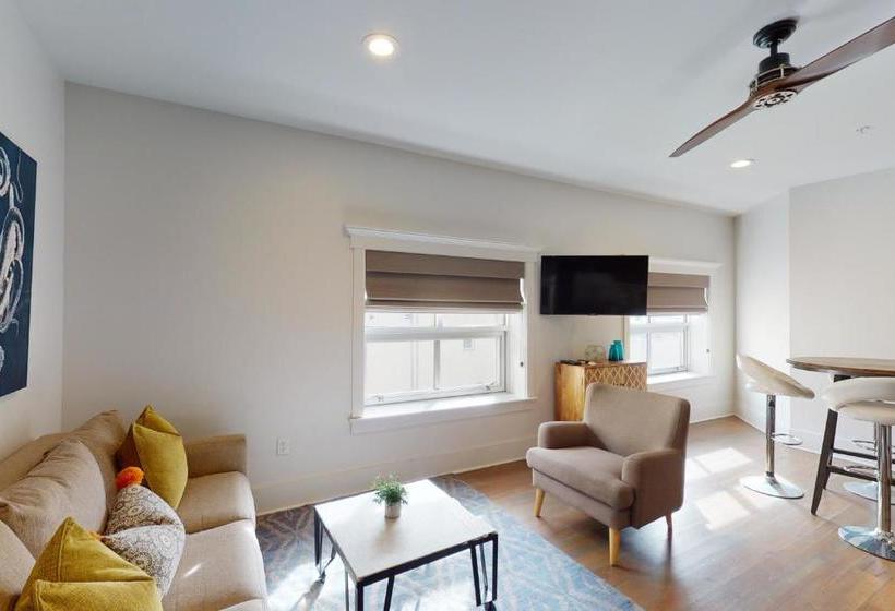 ホテル 493 King Two Bedroom Suites