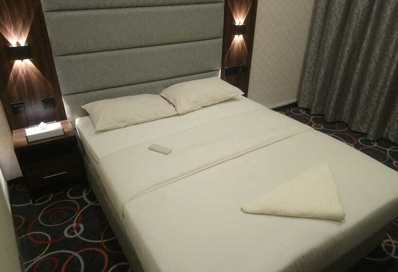 Melody Queen Hotel By Aura