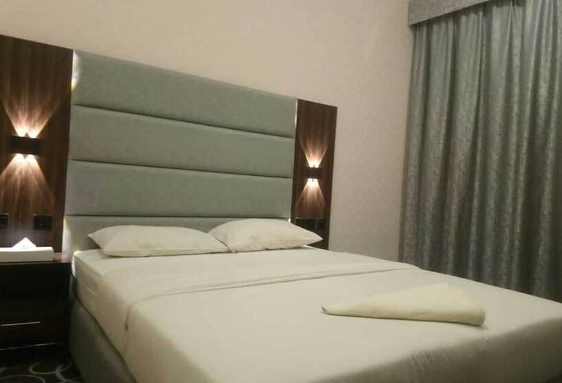 Melody Queen Hotel By Aura