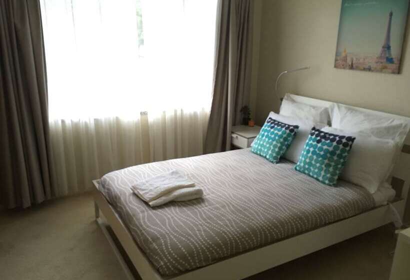 בית מלון כפרי 1913 Collective