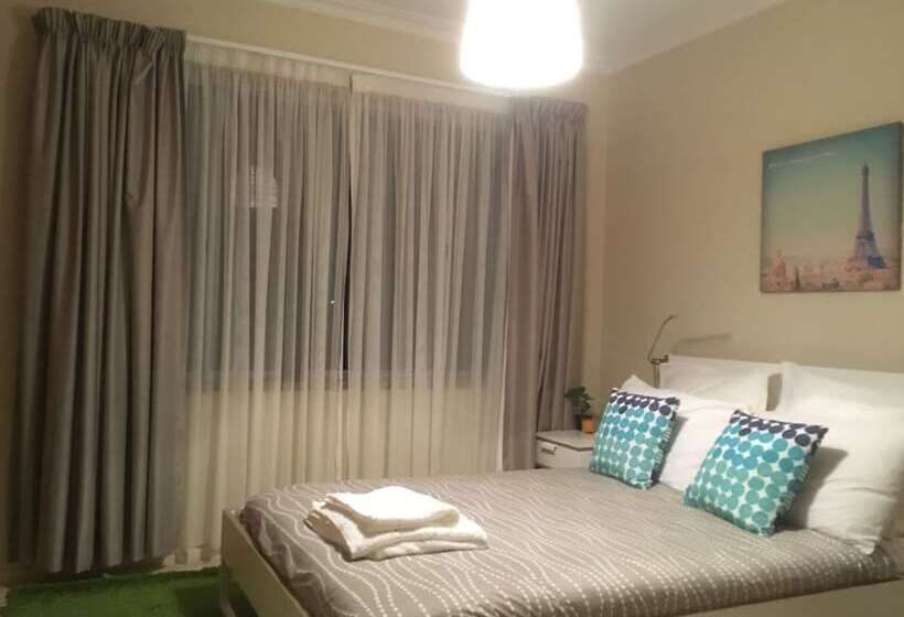 בית מלון כפרי 1913 Collective