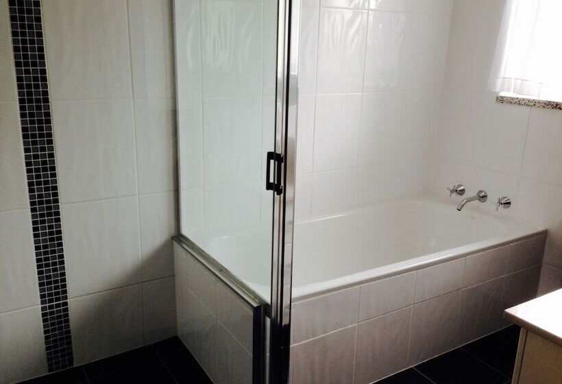 בית מלון כפרי 1913 Collective