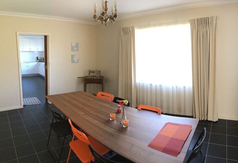 בית מלון כפרי 1913 Collective