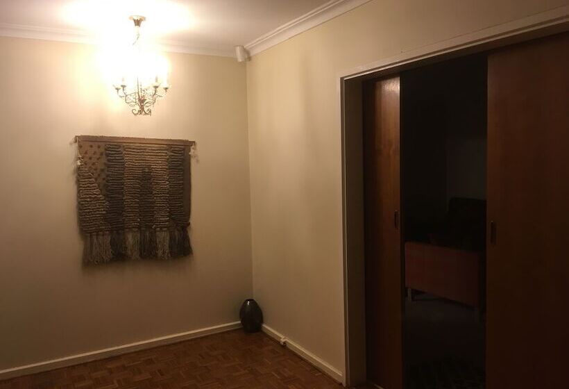 בית מלון כפרי 1913 Collective