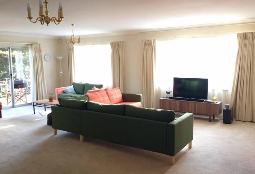 בית מלון כפרי 1913 Collective