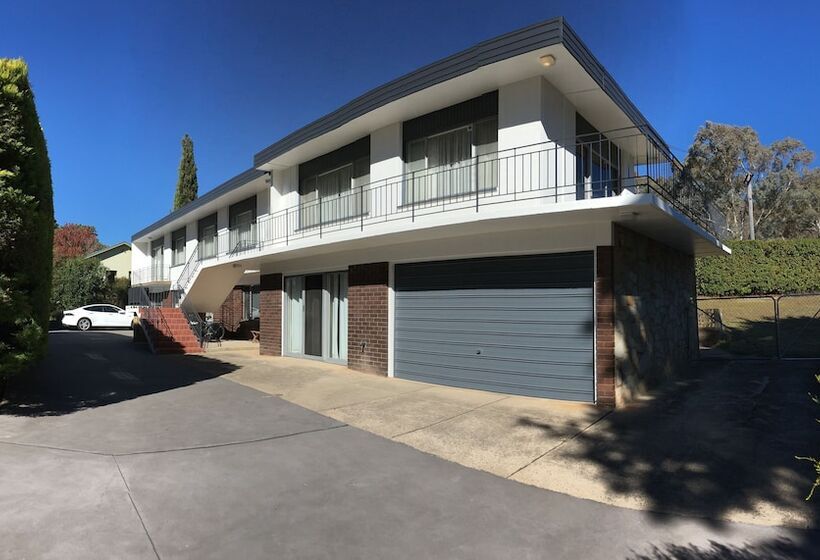 בית מלון כפרי 1913 Collective