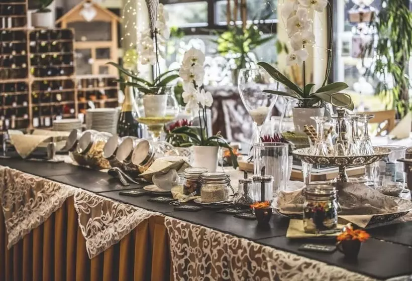 Hotelli Altstadt Pension Orchidee