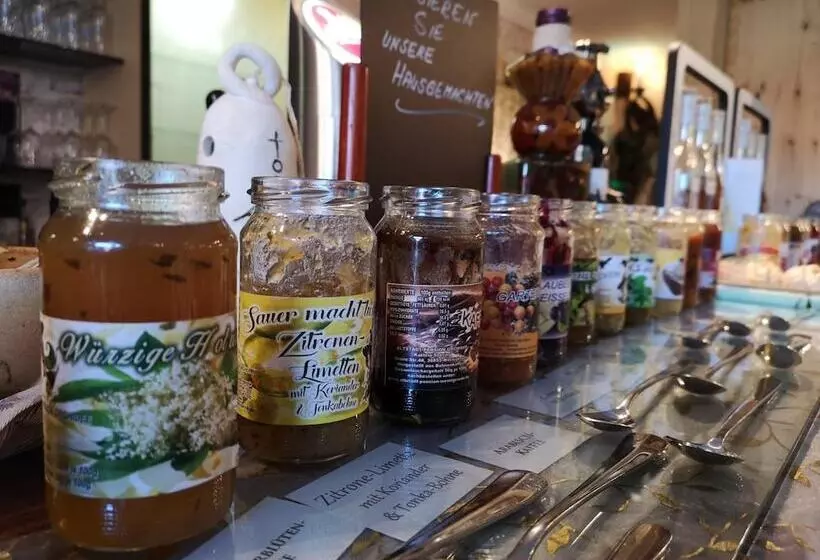 Hotelli Altstadt Pension Orchidee