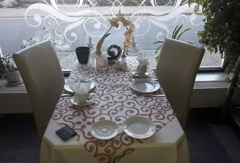 Hotelli Altstadt Pension Orchidee