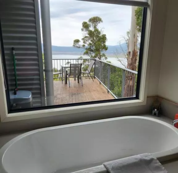 Hotelli Armalong Winery Chalets