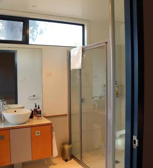 Hotelli Armalong Winery Chalets