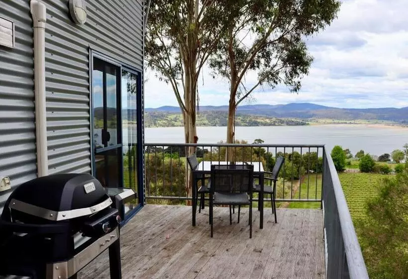 Hotelli Armalong Winery Chalets