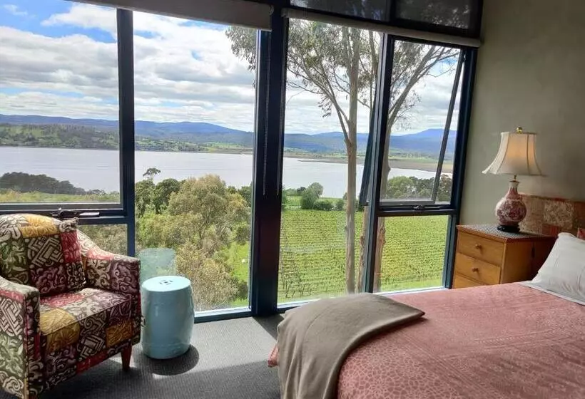 Hotelli Armalong Winery Chalets