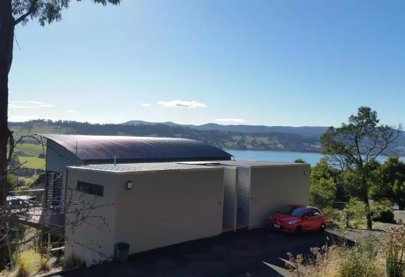 Hotelli Armalong Winery Chalets