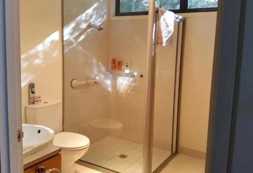 Hotelli Armalong Winery Chalets