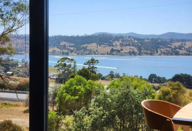 Hotelli Armalong Winery Chalets