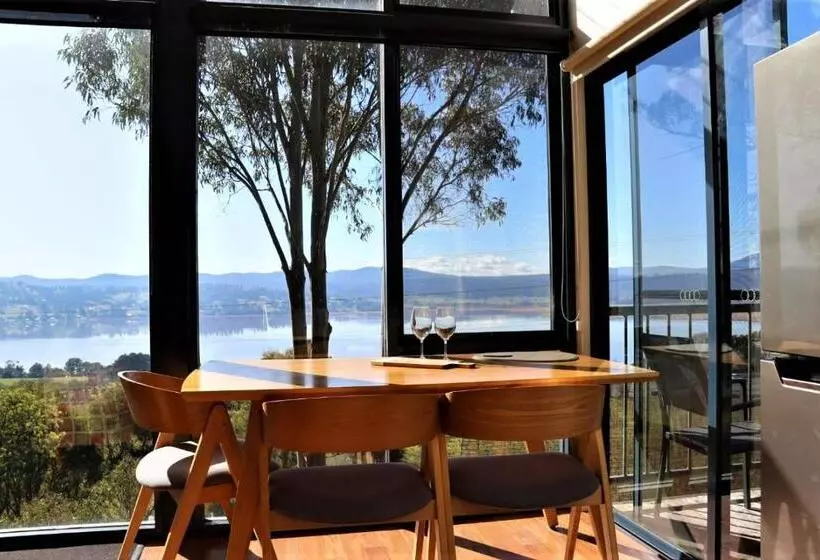 Hotelli Armalong Winery Chalets