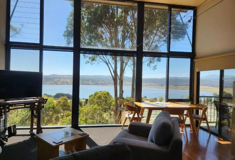 Hotelli Armalong Winery Chalets