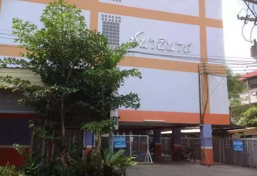 هتل Chanathinat Place
