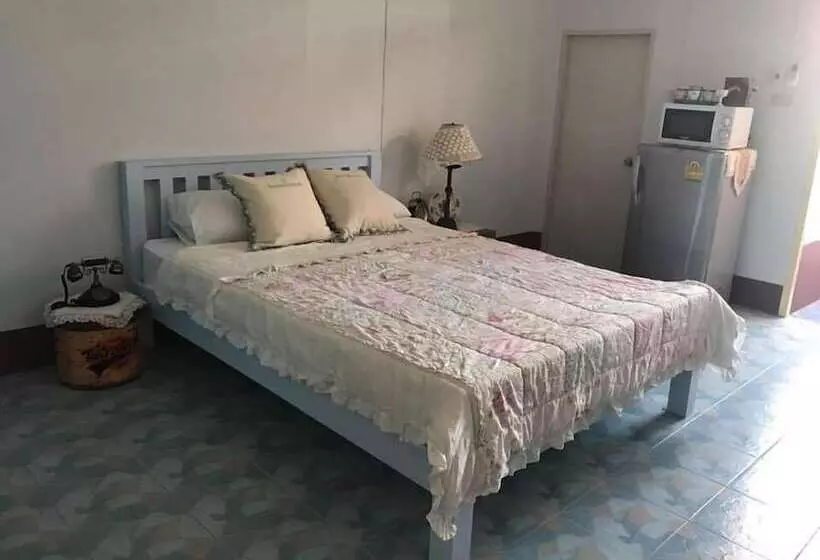 هتل Chanathinat Place