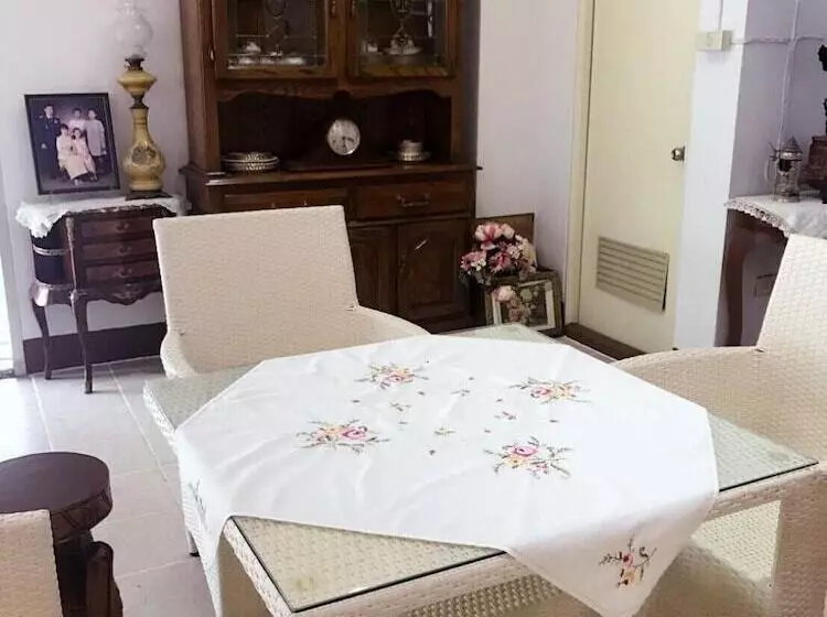 هتل Chanathinat Place