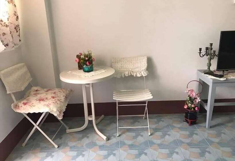 فندق Chanathinat Place