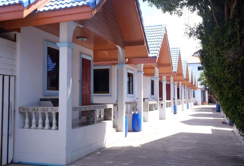 호텔 Chayta Resort