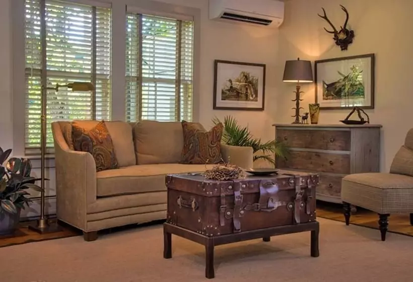 Hotelli Deer Brook Inn